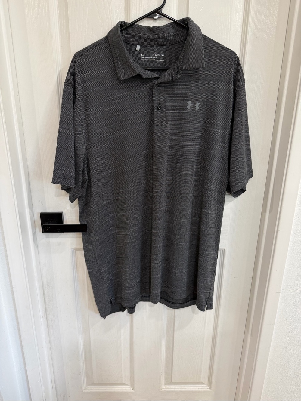 Under Armour HeatGear Men’s XL Gray Golf Polo Loose Fit